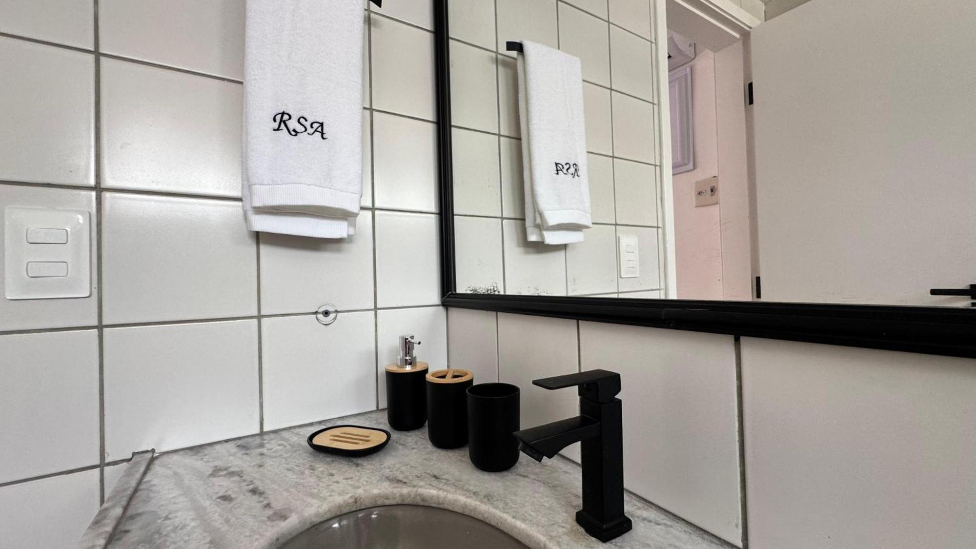 Amplo Com 3 Quartos Em Apartamento